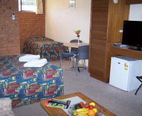 Colonial Motor Inn Pambula - ACT Tourism 0