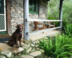 Giba Gunyah Country Cottages - ACT Tourism 0