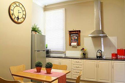 April Apartments Ballarat - ACT Tourism 1