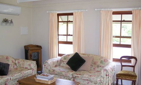 Hillcrest Cottage - ACT Tourism 2