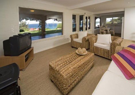 Absolute Waterfront At Hyams Beach - Elandra - ACT Tourism 4