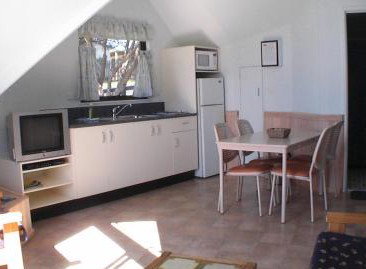 Beach Cabins Merimbula - ACT Tourism 2