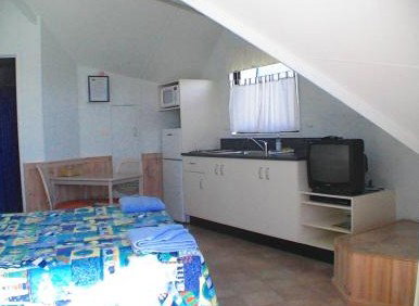 Beach Cabins Merimbula - ACT Tourism 3