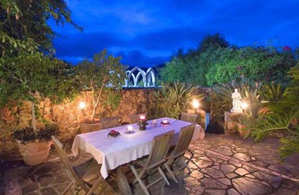 Castle On The Hill Bed And Breakfast - ACT Tourism 2