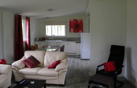 Calurla Chalets And Cottages - ACT Tourism 4