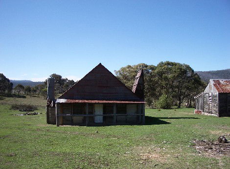 Fontenoy Farm Cottages - ACT Tourism 0