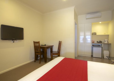 Amaroo Motel - ACT Tourism 1