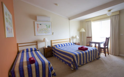 Amaroo Motel - ACT Tourism 4