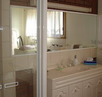 Murray Bank Holiday Units and Yabby Farm - ACT Tourism