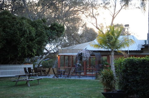 Artesian Spa Motel - ACT Tourism 5