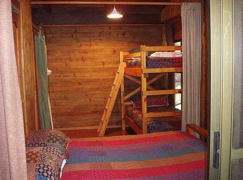 Carawirry Cabins - ACT Tourism 1