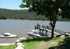 Carinya Ski Ranch - ACT Tourism 0