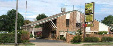 All Travellers Motor Inn - ACT Tourism 1