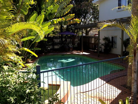 Coconut Palms On The Bay - ACT Tourism 3