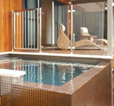 Chandeliers On Abbey - ACT Tourism 0