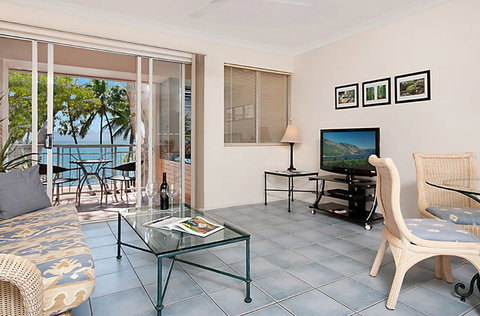 Alassio Palm Cove - ACT Tourism 1