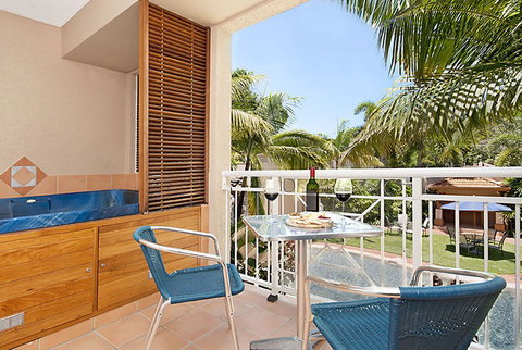 Alassio Palm Cove - ACT Tourism 3