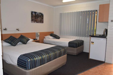 Billabong Motor Inn - ACT Tourism 10