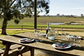 Colenso Country Retreat And Walker’s Cottage  - ACT Tourism 1
