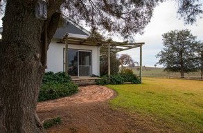 Colenso Country Retreat And Walker’s Cottage  - ACT Tourism 4