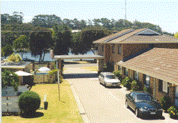 Hybiscus Lodge Motel  Holiday Apartments - ACT Tourism