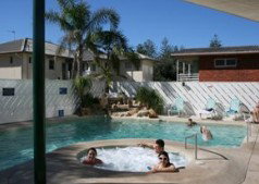 Burleigh Beach Tower - ACT Tourism 1