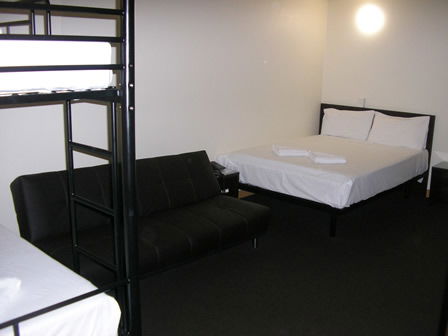 City Edge Brisbane (Formerly: Explorers Inn) - ACT Tourism 1