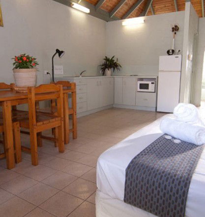 Nelly Bay QLD ACT Tourism