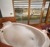 Eagle View Escape - ACT Tourism