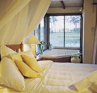 Lake Weyba Cottages - ACT Tourism