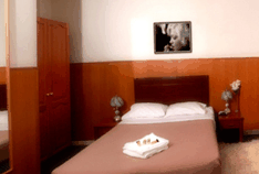 Holiday Lodge - ACT Tourism