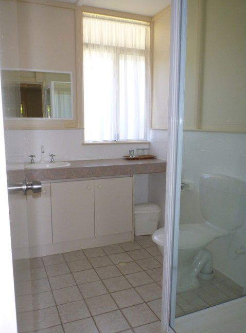 Park Avenue Holiday Units - ACT Tourism 3