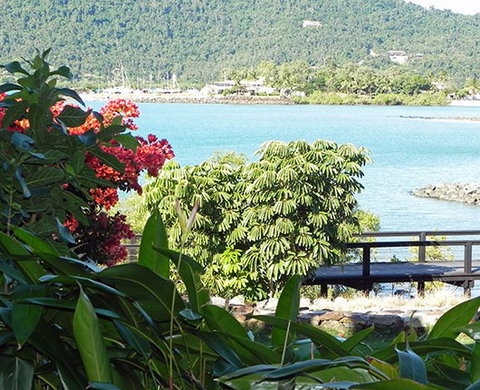Airlie Waterfront Bed And Breakfast - ACT Tourism 1