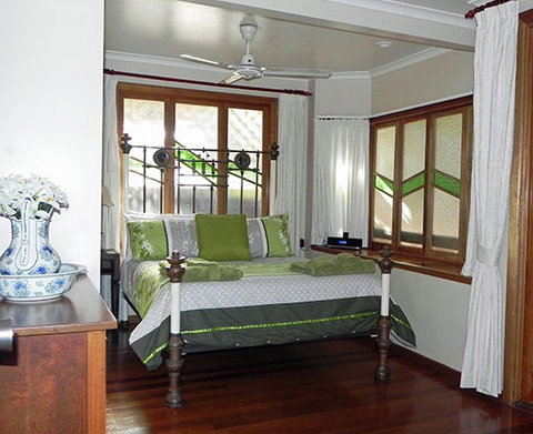 Airlie Waterfront Bed And Breakfast - ACT Tourism 2