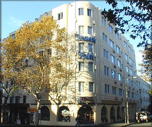 De Vere Hotel Sydney - ACT Tourism 0