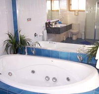 Bateau Bay Beachfront Luxury Accomodation - ACT Tourism