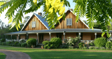 Carriages Country House - ACT Tourism