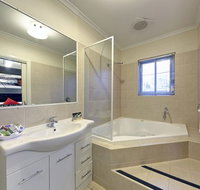 Comfort Inn And Suites Georgian Albury - ACT Tourism