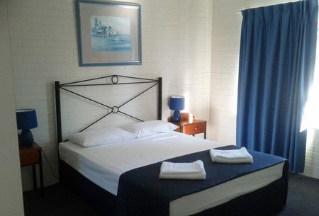 Broadbeach Central Holiday Units - ACT Tourism 1