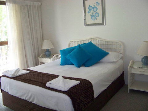 Old Burleigh Court Holiday Apartments - ACT Tourism 0