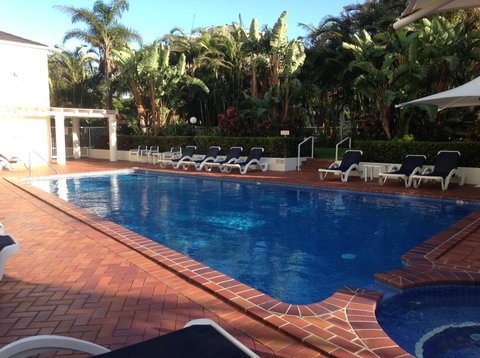 Crest Apartments - ACT Tourism 2