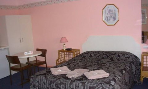 Roundhouse Motel - ACT Tourism 4