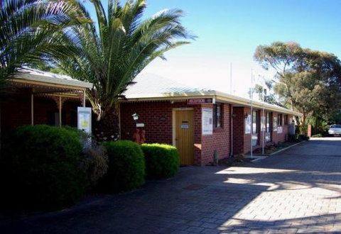 Roundhouse Motel - ACT Tourism 5