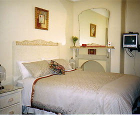 Boutique Motel Sefton House - ACT Tourism 0