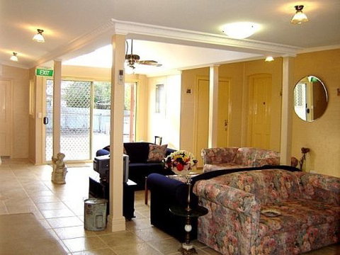 Boutique Motel Sefton House - ACT Tourism 4