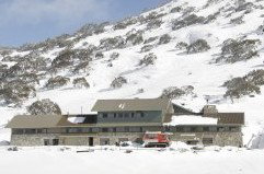 Barrakee Ski Lodge - ACT Tourism 3