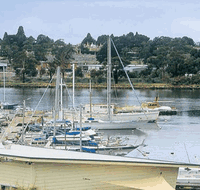 Leisure Inns Waterfront Lodge - ACT Tourism