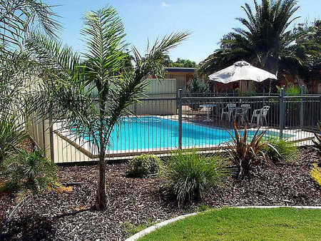 Renmark Motor Inn - ACT Tourism 0
