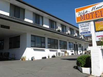 White Manor Motel - ACT Tourism 0