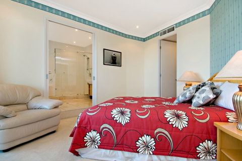 Santorini On Mudjimba - ACT Tourism 1